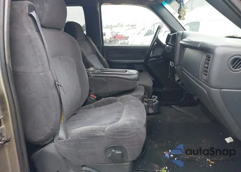 2002 Chevrolet Silverado 1500 Ls from USA, damaged, VIN 2GCEK19T821136693